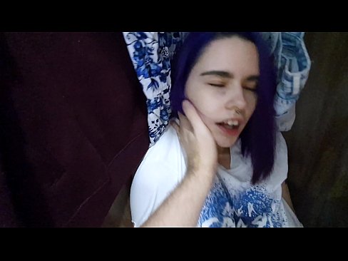 ❤️ 在衣柜里发现我的妹妹并帮助她射精 ❤ Super sex