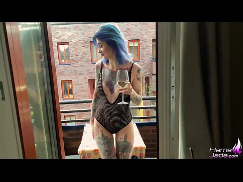 ❤️ 巨大的女孩大口吸吮,在空旷的天空下热情地做爱 ❤ Super sex